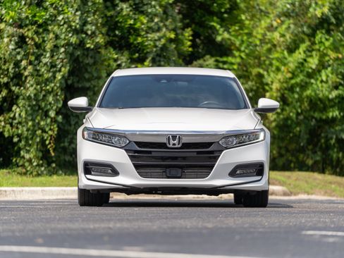 Used 2018 Honda Accord Sport image 32