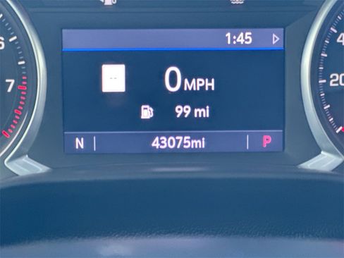 Used 2021 GMC Acadia SLT w/ Premium Package image 13