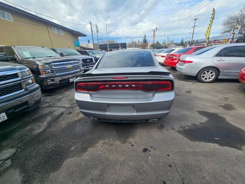Used 2013 Dodge Charger SXT image 6