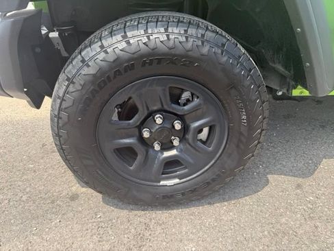 Used 2025 Jeep Wrangler Sport AWD/4WD image 5