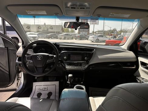 Used 2014 Toyota Avalon XLE image 19