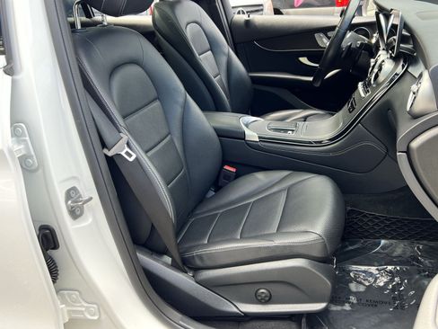 Used 2020 Mercedes-Benz GLC 300 4MATIC image 33