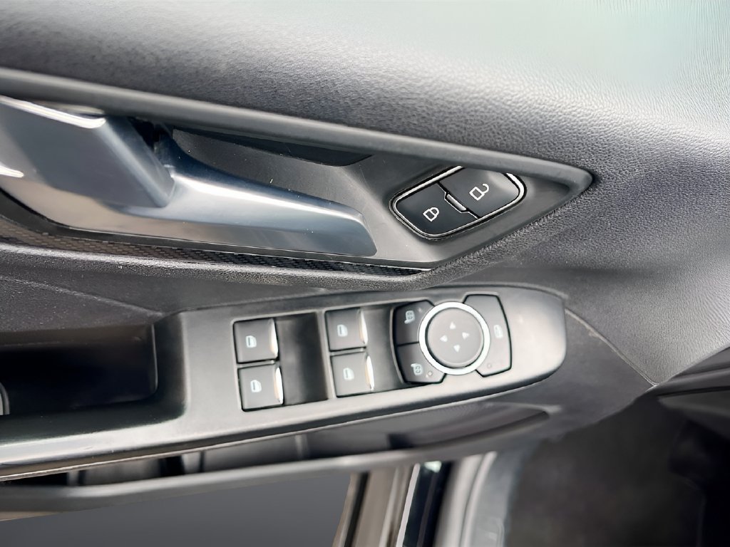 Used 2025 Ford Escape ST-Line AWD/4WD image 17