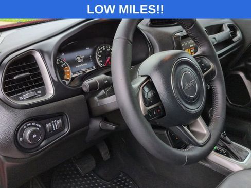 Used 2022 Jeep Renegade Limited w/ Sun, Sound & Wheels Group image 29