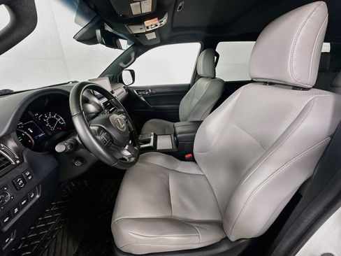 Used 2023 Lexus GX 460 w/ Black Line Special Edition AWD/4WD image 21