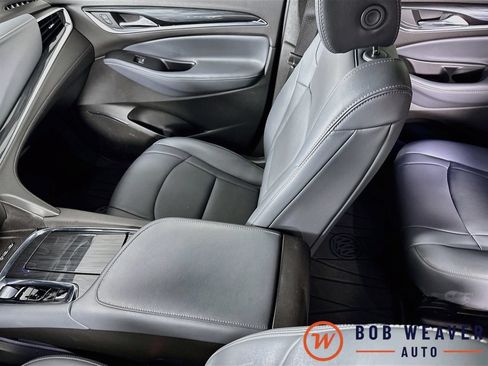 Used 2023 Buick Enclave Essence AWD/4WD image 28