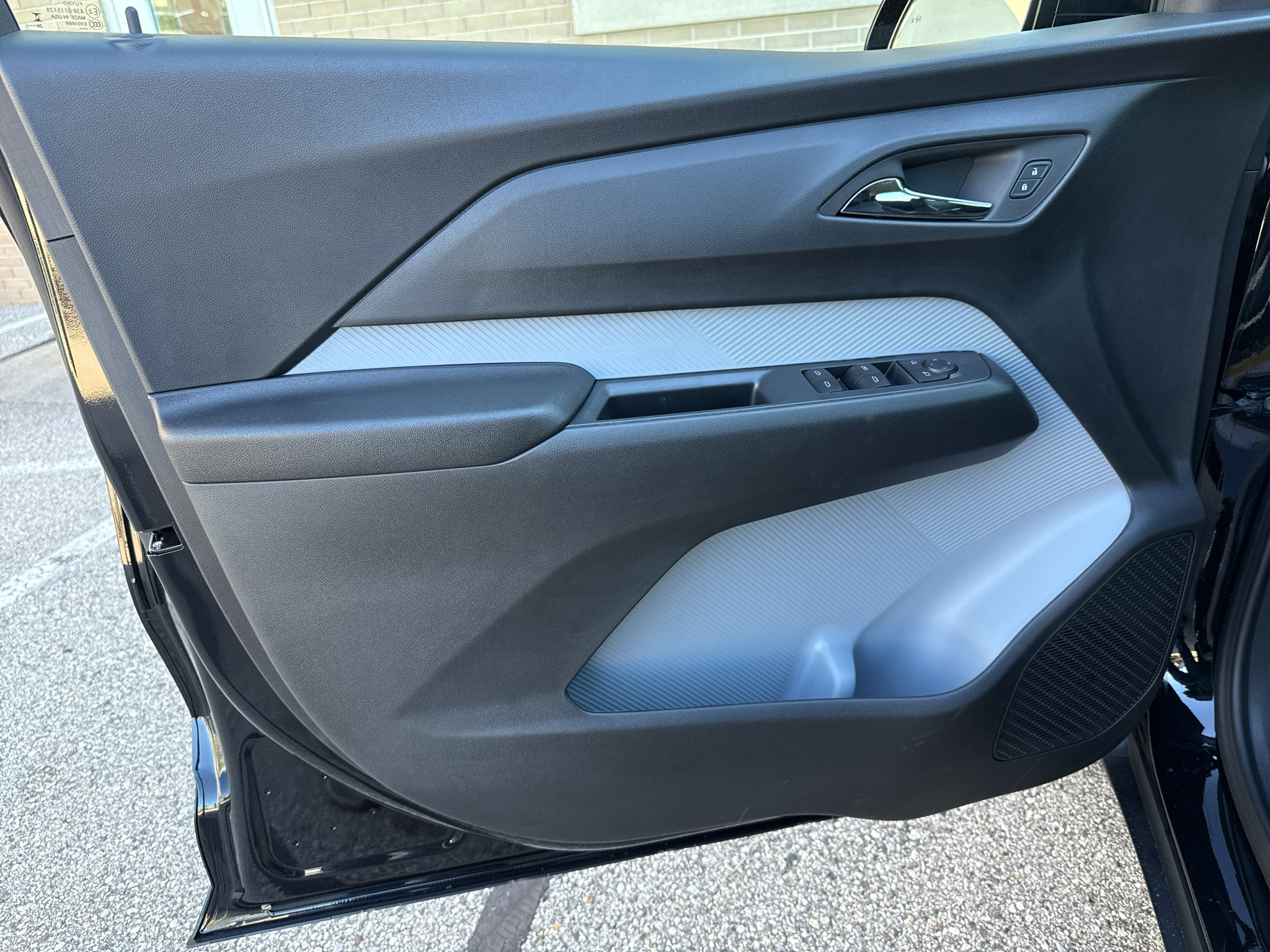 New 2027 Chevrolet Bolt LT w/ Comfort Package FWD image 8