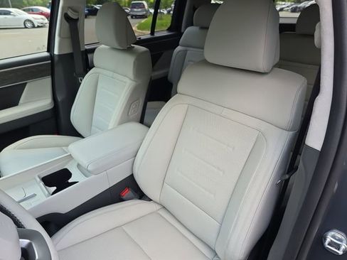 New 2025 Hyundai Santa Fe Calligraphy image 18