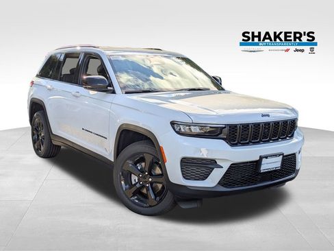 New 2025 Jeep Grand Cherokee Altitude image 1