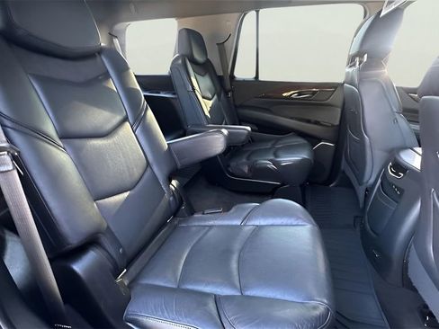 Used 2020 Cadillac Escalade Luxury image 76