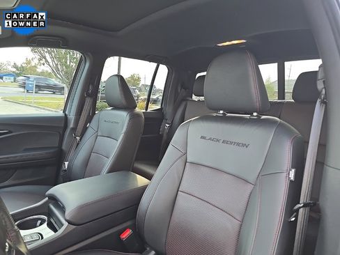 Used 2025 Honda Ridgeline Black Edition image 8