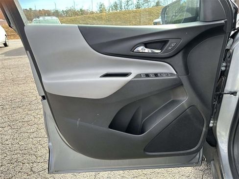 Certified 2023 Chevrolet Equinox LS w/ Driver Confidence II Package image 18