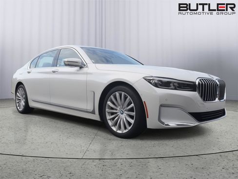 Used 2020 BMW 740i RWD image 9