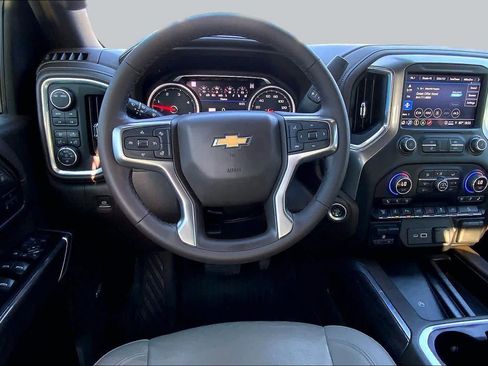 Used 2022 Chevrolet Silverado 2500 LTZ AWD/4WD image 6