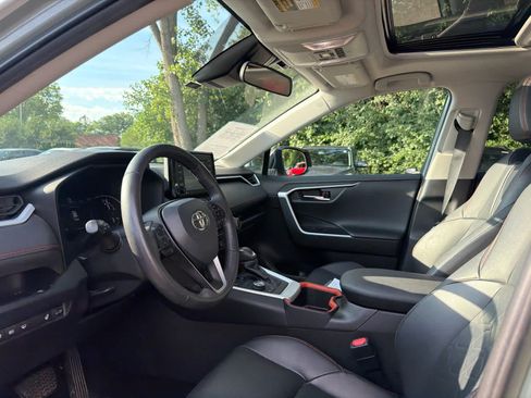 Used 2022 Toyota RAV4 Adventure w/ Convenience Package AWD/4WD image 5