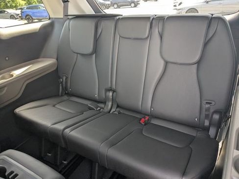 New 2026 Kia Carnival FWD image 13
