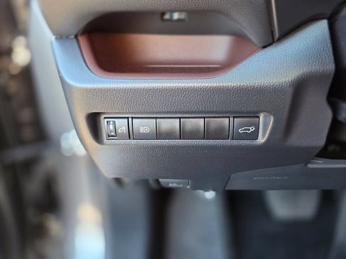 Used 2022 Toyota RAV4 Limited FWD image 38