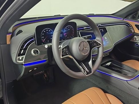 New 2026 Mercedes-Benz E 350 4MATIC Sedan image 4