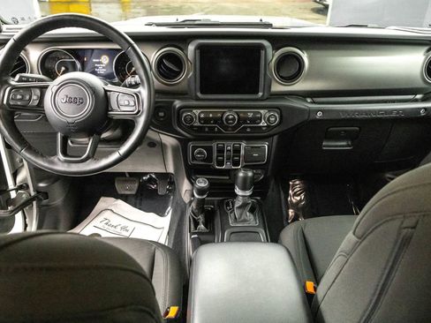 Used 2022 Jeep Wrangler Unlimited Sport image 30