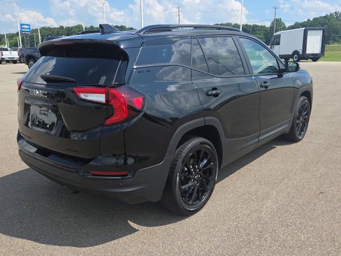 Used 2024 GMC Terrain SLE w/ Driver Convenience Package AWD/4WD image 7