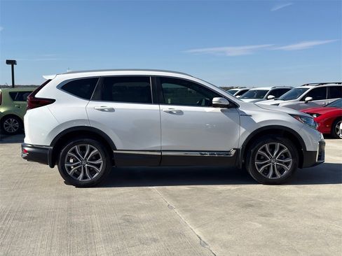 Used 2022 Honda CR-V Touring image 9