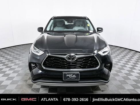 Used 2021 Toyota Highlander Platinum image 25
