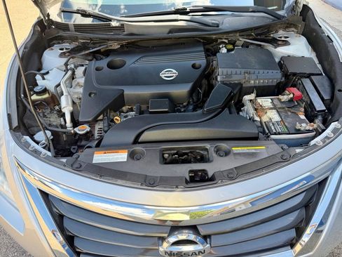 Used 2014 Nissan Altima 2.5 SL w/ Technology Package FWD image 16