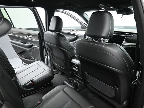 New 2025 Jeep Grand Cherokee L Limited w/ Black Appearance Package image 22