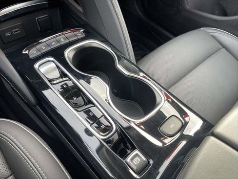 Used 2021 Buick Envision Essence w/ Sport Touring Package image 32