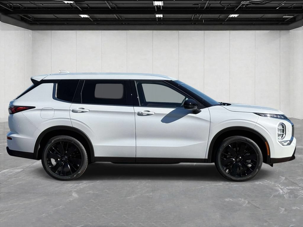 New 2026 Mitsubishi Outlander LE AWD/4WD image 4