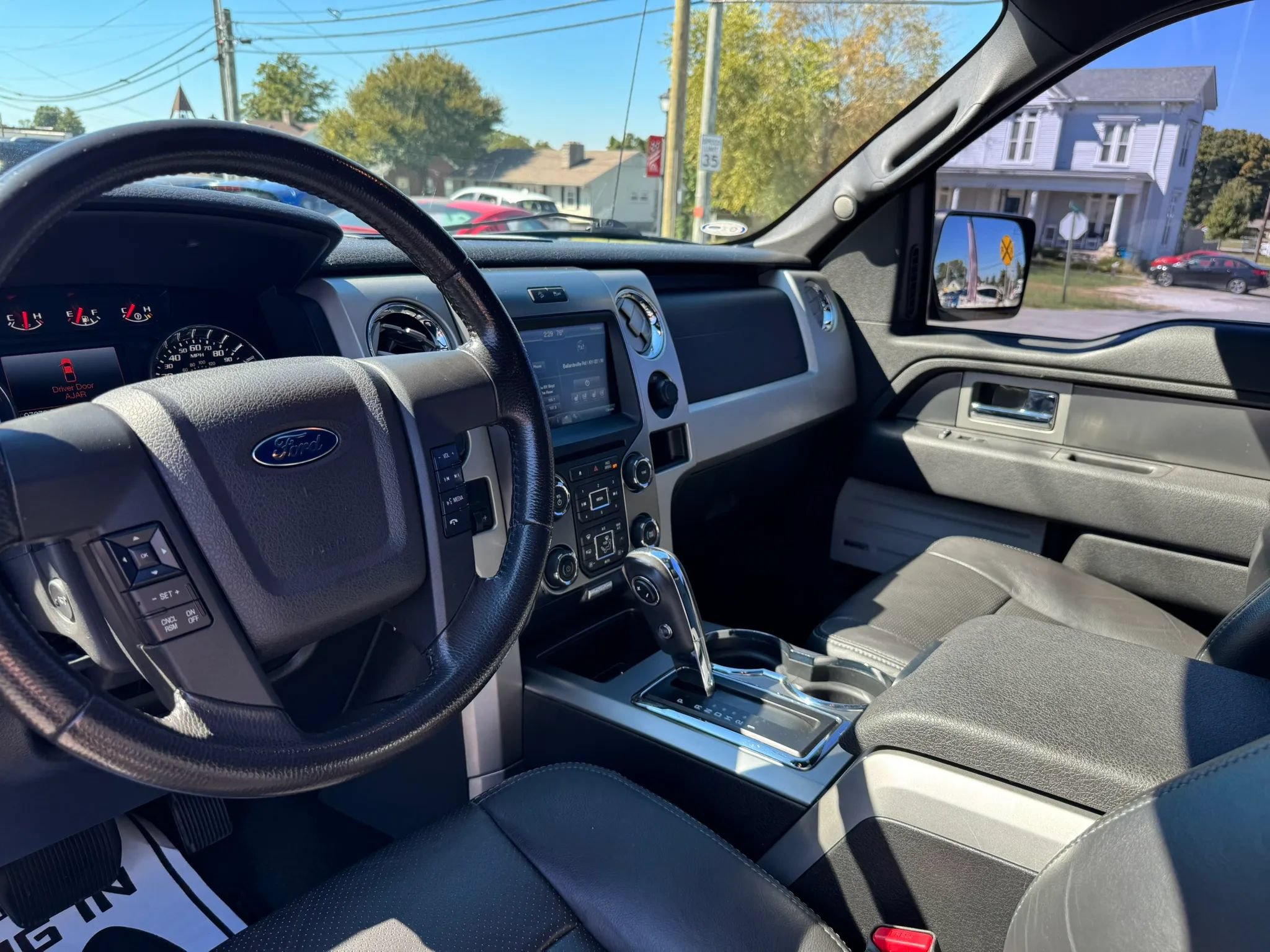 Used 2014 Ford F150 FX4 w/ Equipment Group 402A Luxury AWD/4WD image 27