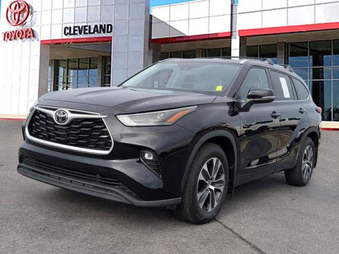 Used 2022 Toyota Highlander XLE image 5