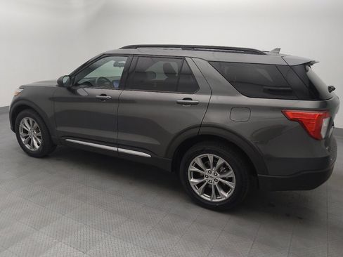 Used 2020 Ford Explorer XLT w/ Equipment Group 202A AWD/4WD image 3