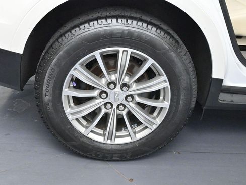 Used 2017 Cadillac XT5 Luxury w/ Driver Awareness Package FWD image 39