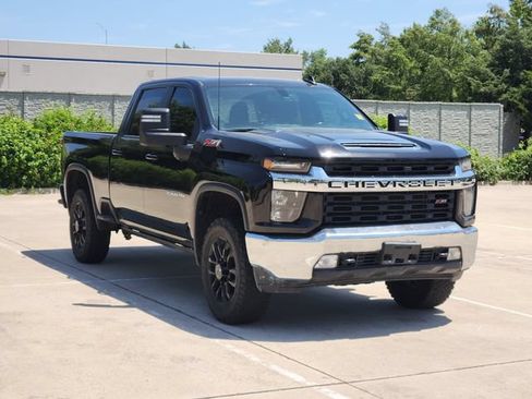 Used 2022 Chevrolet Silverado 2500 LT w/ Convenience Package AWD/4WD image 3