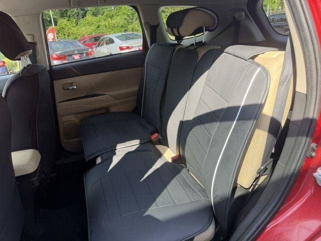 Used 2017 Mitsubishi Outlander SEL AWD/4WD image 14