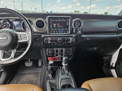 Used 2022 Jeep Gladiator Rubicon w/ Dual Top Group AWD/4WD image 18