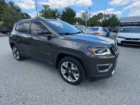 Used 2018 Jeep Compass Limited w/ Navigation Group FWD image 2