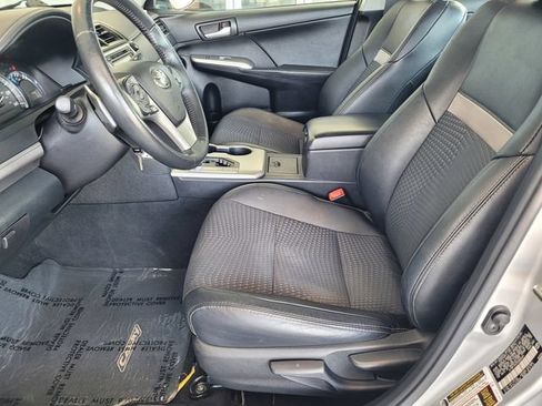Used 2014 Toyota Camry SE w/ Fleet Convenience Package FWD image 17