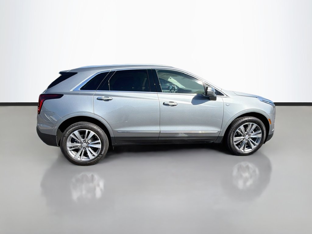 Used 2025 Cadillac XT5 Premium Luxury FWD image 3