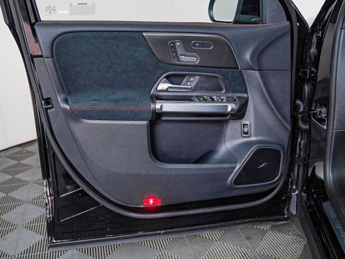 New 2026 Mercedes-Benz GLB 35 AMG 4MATIC image 23