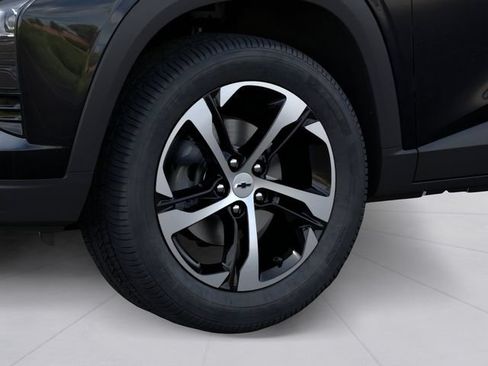 New 2026 Chevrolet Trax RS w/ Sunroof Package FWD image 9