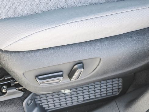 New 2026 Toyota Sienna LE FWD image 23