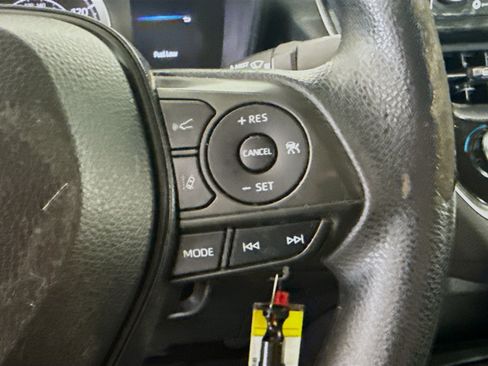 Used 2022 Toyota Corolla LE FWD image 15