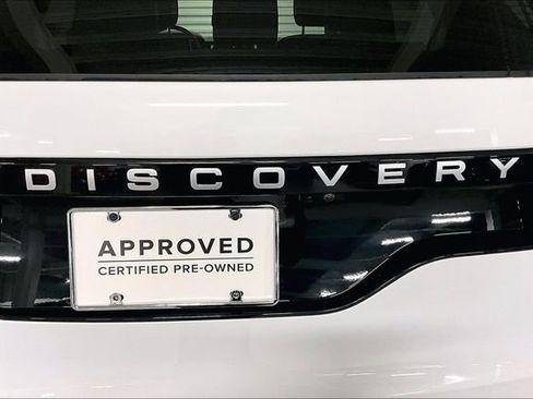 Certified 2025 Land Rover Discovery S image 7