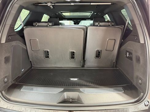 Used 2023 Cadillac Escalade Premium Luxury image 13