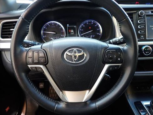 Used 2018 Toyota Highlander Limited AWD/4WD image 11