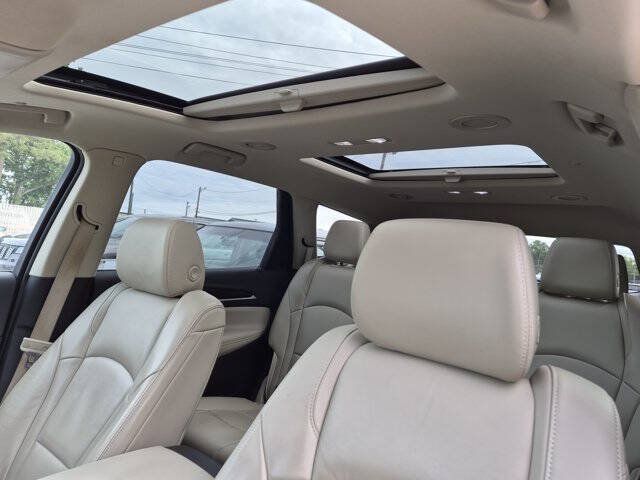 Used 2018 Buick Enclave Premium w/ Trailering Package FWD image 28