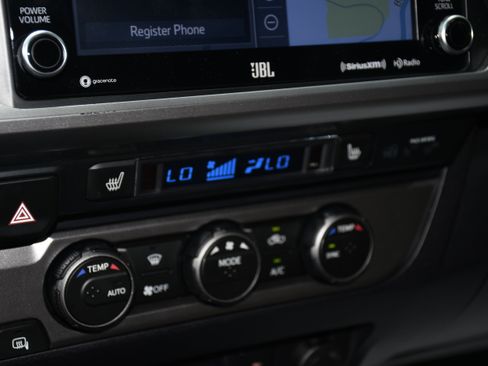 Certified 2023 Toyota Tacoma Limited AWD/4WD image 15