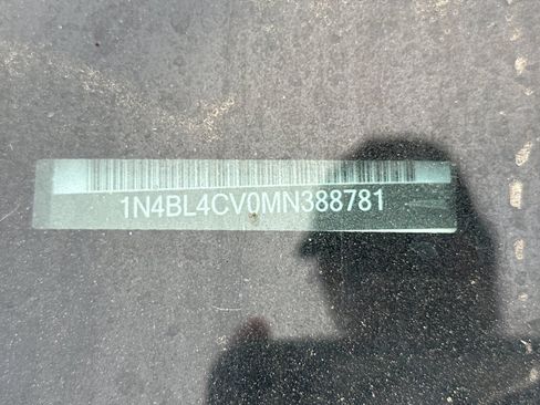 Used 2021 Nissan Altima 2.5 SR FWD image 3